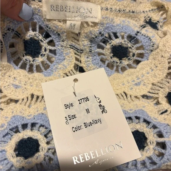 Gorgeous Women's/Teen's Crochet Floral Lace Top - Size Medium NWT - Picture 15 of 16